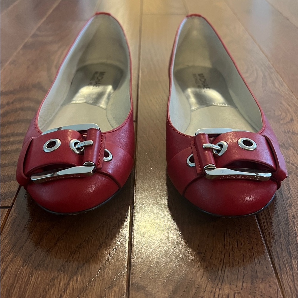 MICHAEL Michael Kors Chili Calder Ballet Flats with Silver Buckles, size 8.5 - Picture 5 of 8